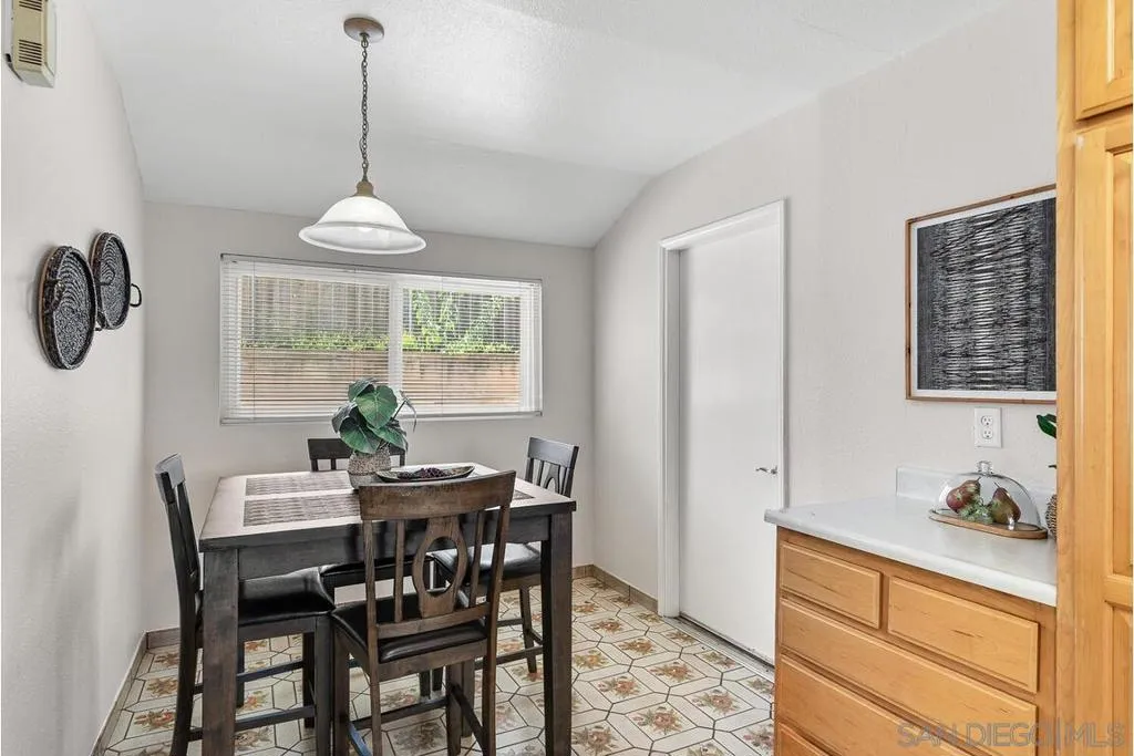 , San Diego, California 92119 home-pic-11