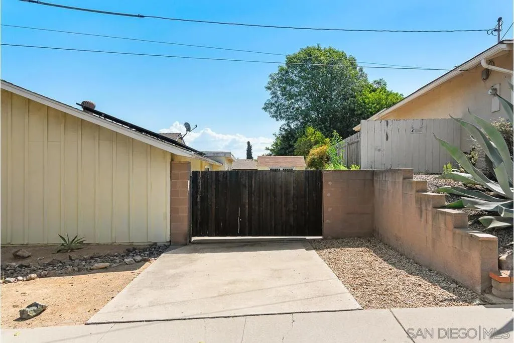, San Diego, California 92119 home-pic-31