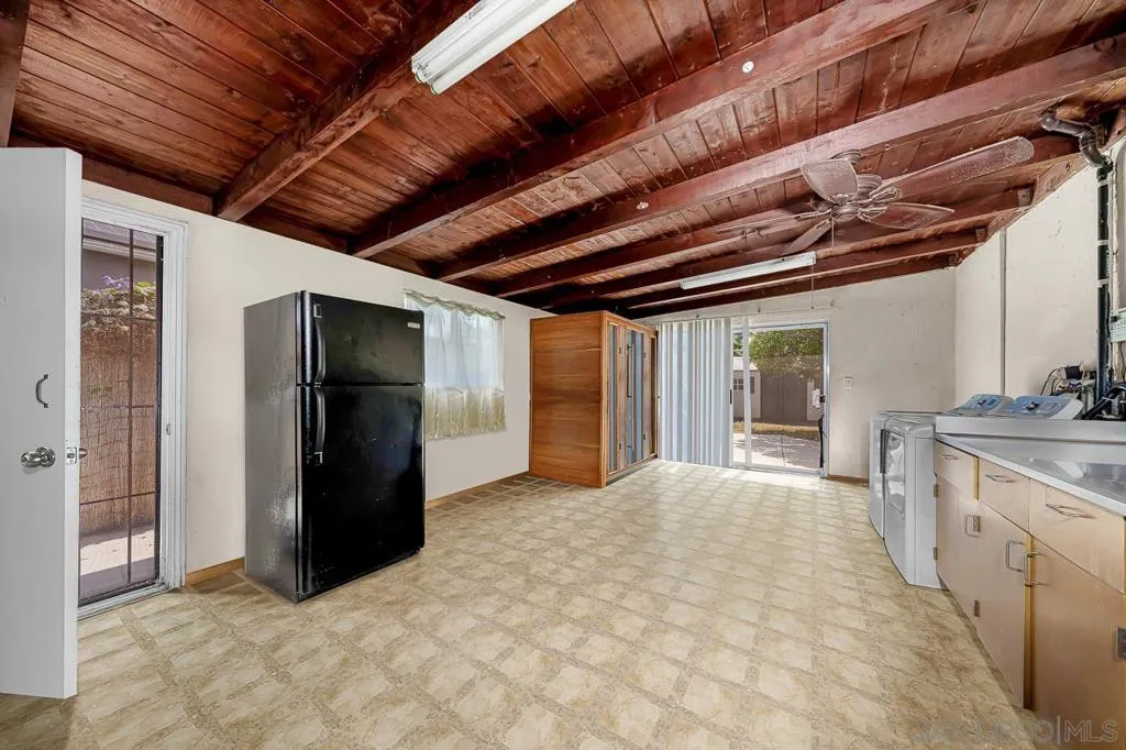 561 Spruce St, Imperial Beach, California 91932 home-pic-7