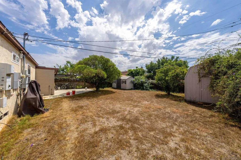 561 Spruce St, Imperial Beach, California 91932 home-pic-2