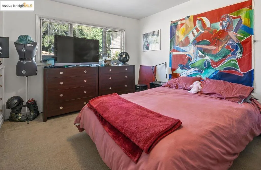 462 Cavour St, Oakland, California 94618 home-pic-17