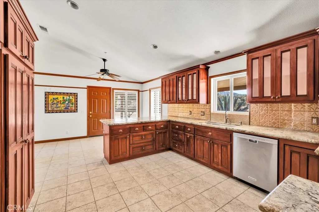 9588 Black Rock, Yucca Valley, California 92284 home-pic-18