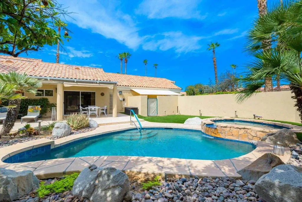 55649 Pinehurst, La Quinta, California 92253 home-pic-10
