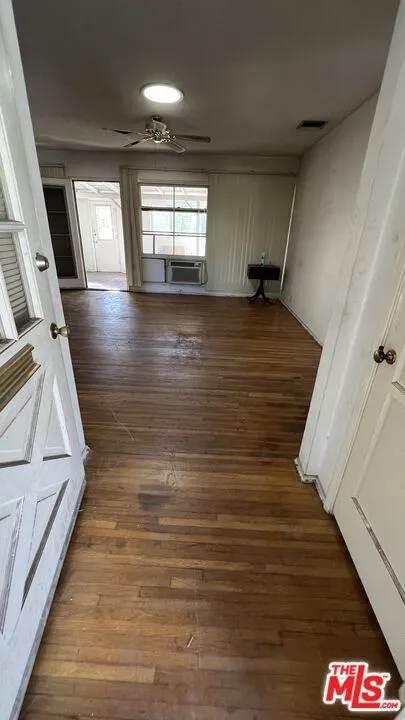 7725 Nestle Avenue, Reseda, California 91335 home-pic-21