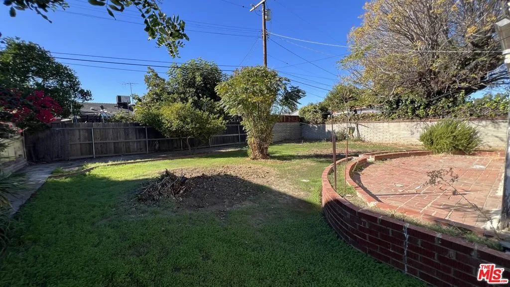 7725 Nestle Avenue, Reseda, California 91335 home-pic-9