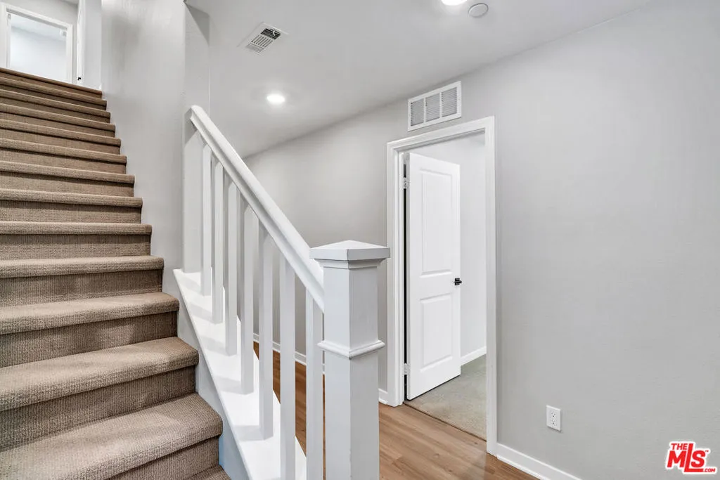 515 Daniel Freeman Circle, Inglewood, California 90301 home-pic-23