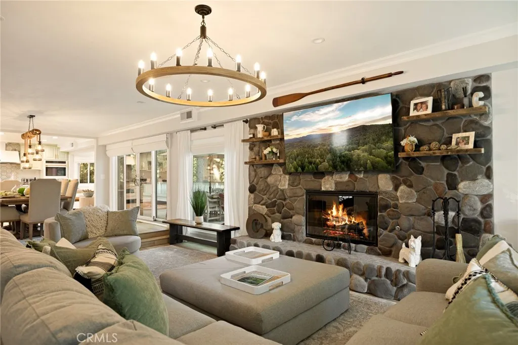 157 Brentwood Drive, Lake Arrowhead, California 92352 home-pic-6