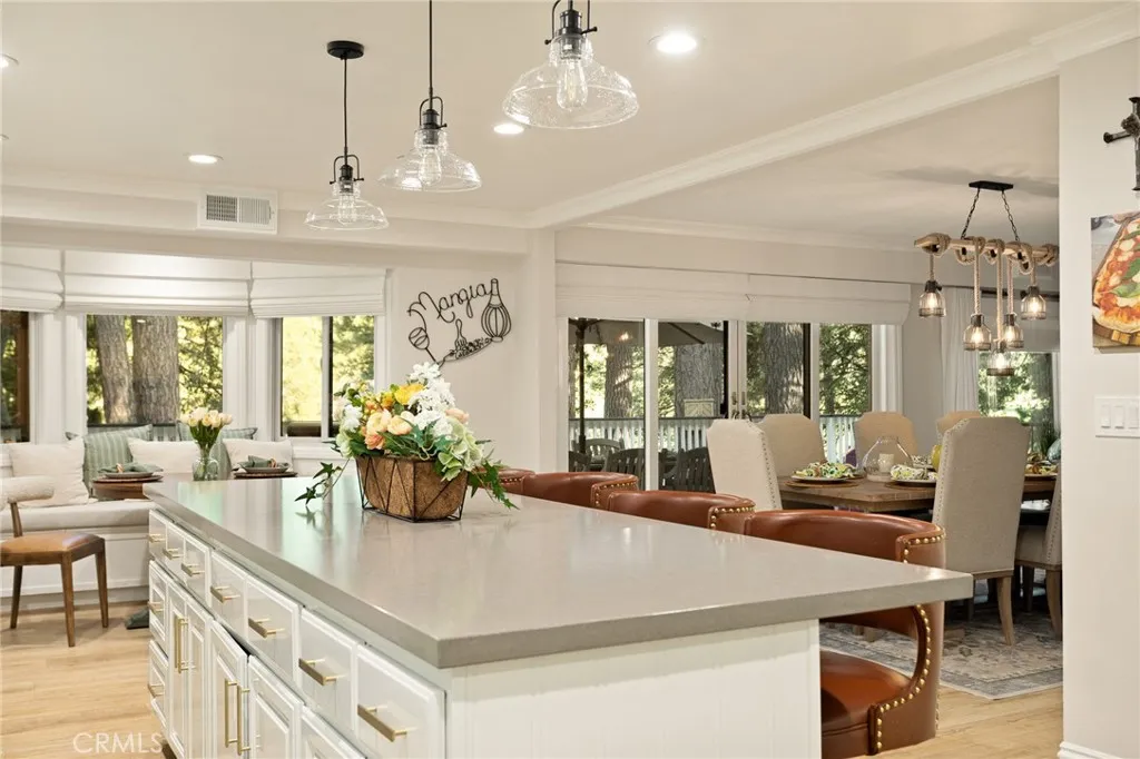157 Brentwood Drive, Lake Arrowhead, California 92352 home-pic-16