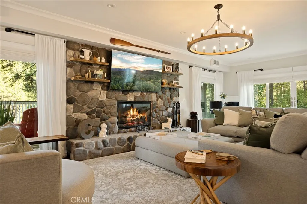 157 Brentwood Drive, Lake Arrowhead, California 92352 home-pic-4