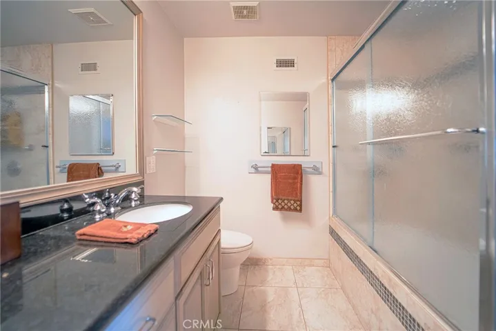 UPSTAIRS SECONARY BATHROOM