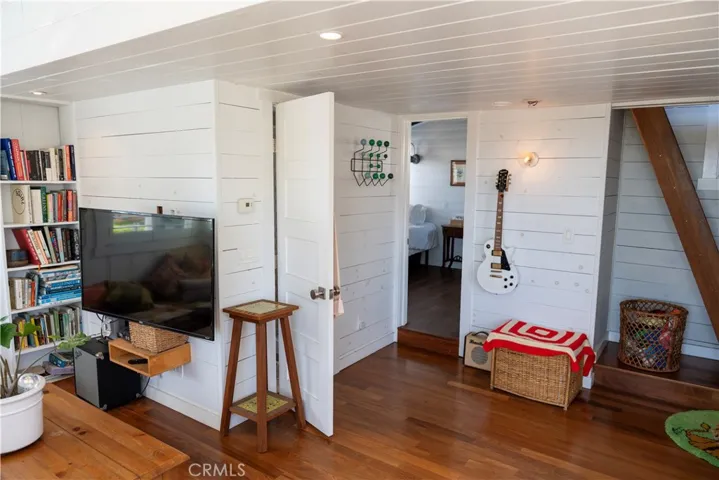 255 Center Street, Laguna Beach, California 92651