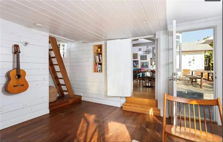 255 Center Street, Laguna Beach, California 92651