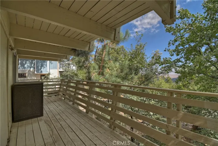 1219 Klondike Drive, Lake Arrowhead, California 92352