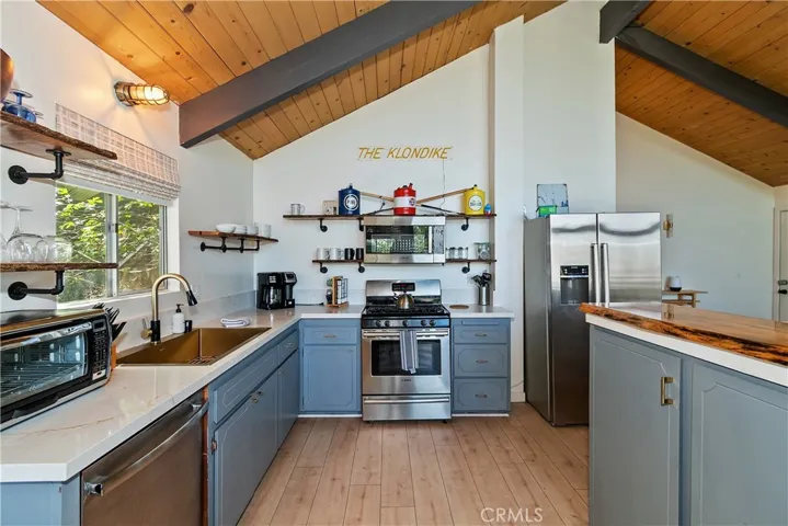 1219 Klondike Drive, Lake Arrowhead, California 92352