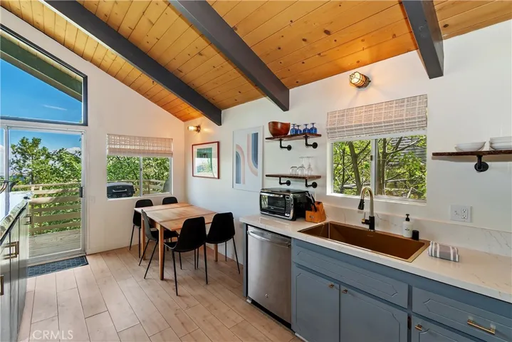 1219 Klondike Drive, Lake Arrowhead, California 92352