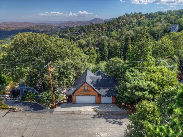 1219 Klondike Drive, Lake Arrowhead, California 92352