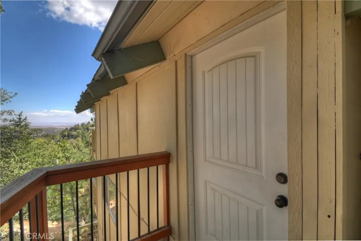 1219 Klondike Drive, Lake Arrowhead, California 92352