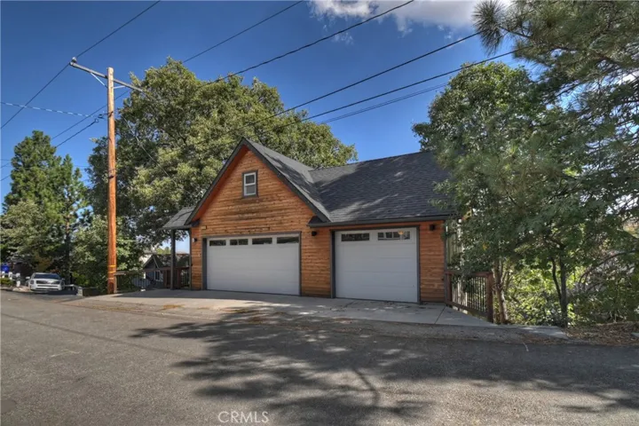 1219 Klondike Drive, Lake Arrowhead, California 92352