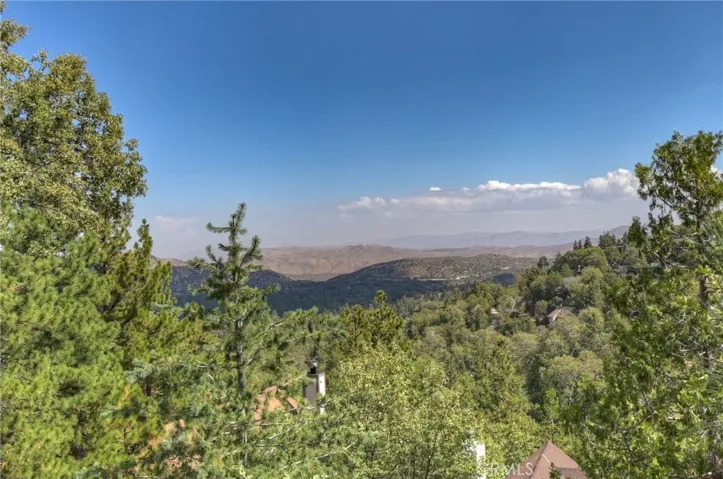 1219 Klondike Drive, Lake Arrowhead, California 92352