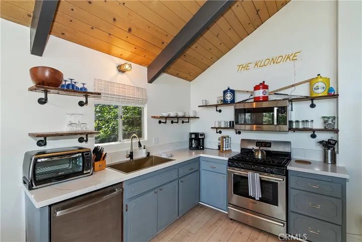 1219 Klondike Drive, Lake Arrowhead, California 92352