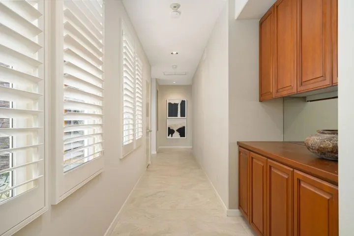 PLANTATION SHUTTERS