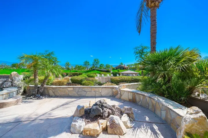 BUILT-IN FIREPIT