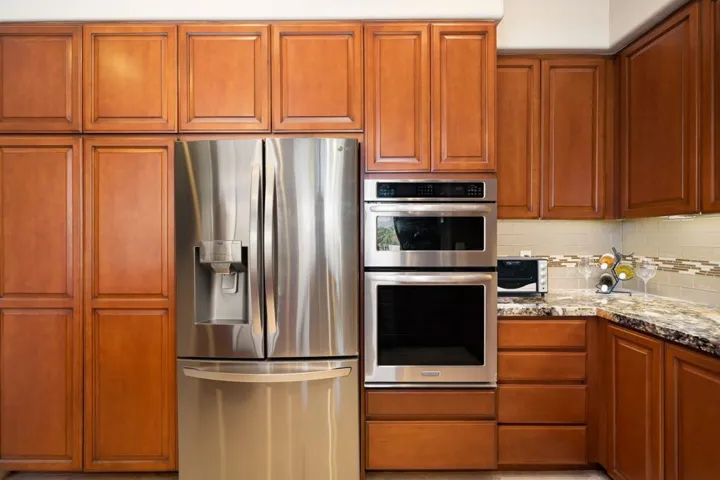 STAINLESS APPLIANCES