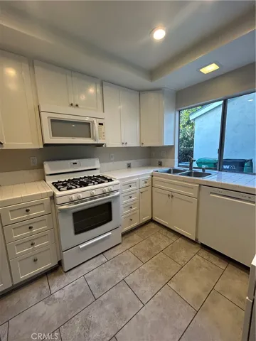 14 Pebblepath, Irvine, California 92614