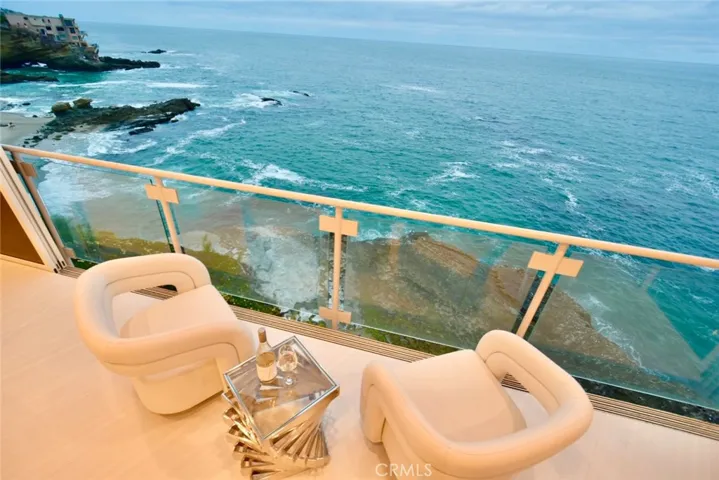 180 degree ocean views from the living area