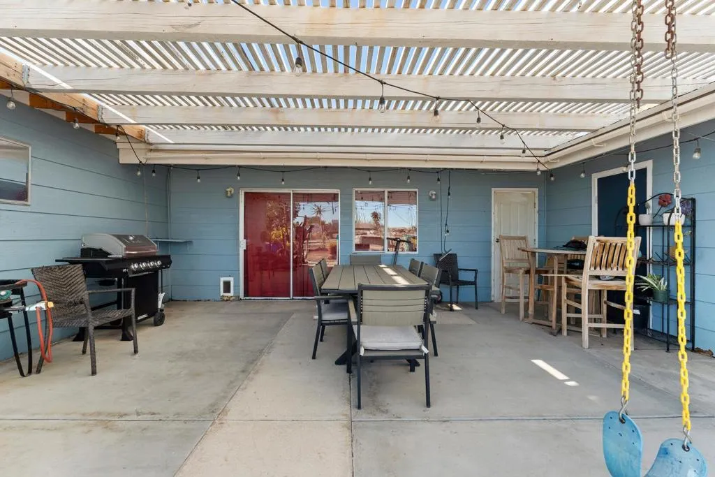 75760 Skyline Drive, Desert Hot Springs, California 92241 home-pic-4