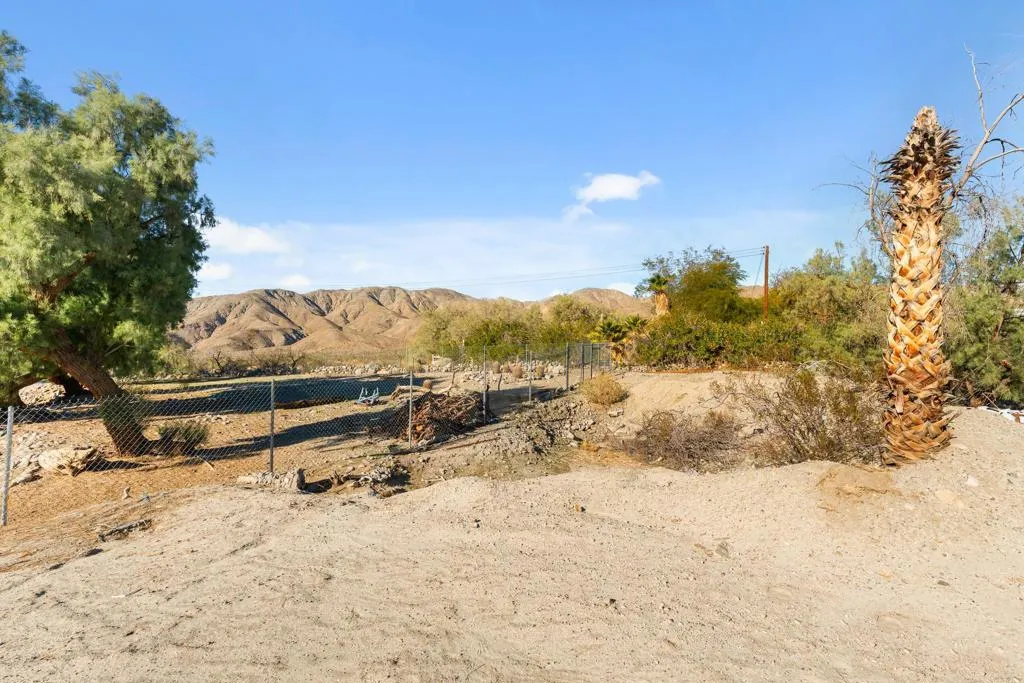 75760 Skyline Drive, Desert Hot Springs, California 92241 home-pic-32