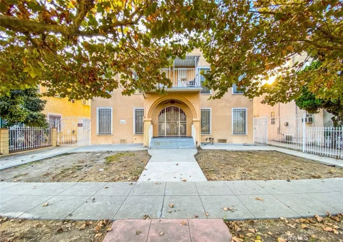 723 N Ridgewood Place, Los Angeles, California 90038