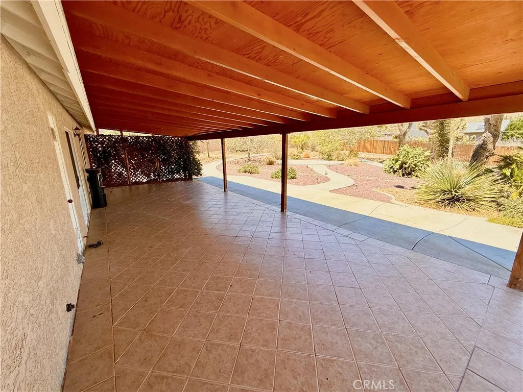 54822 El Prado Trail, Yucca Valley, California 92284 home-pic-15