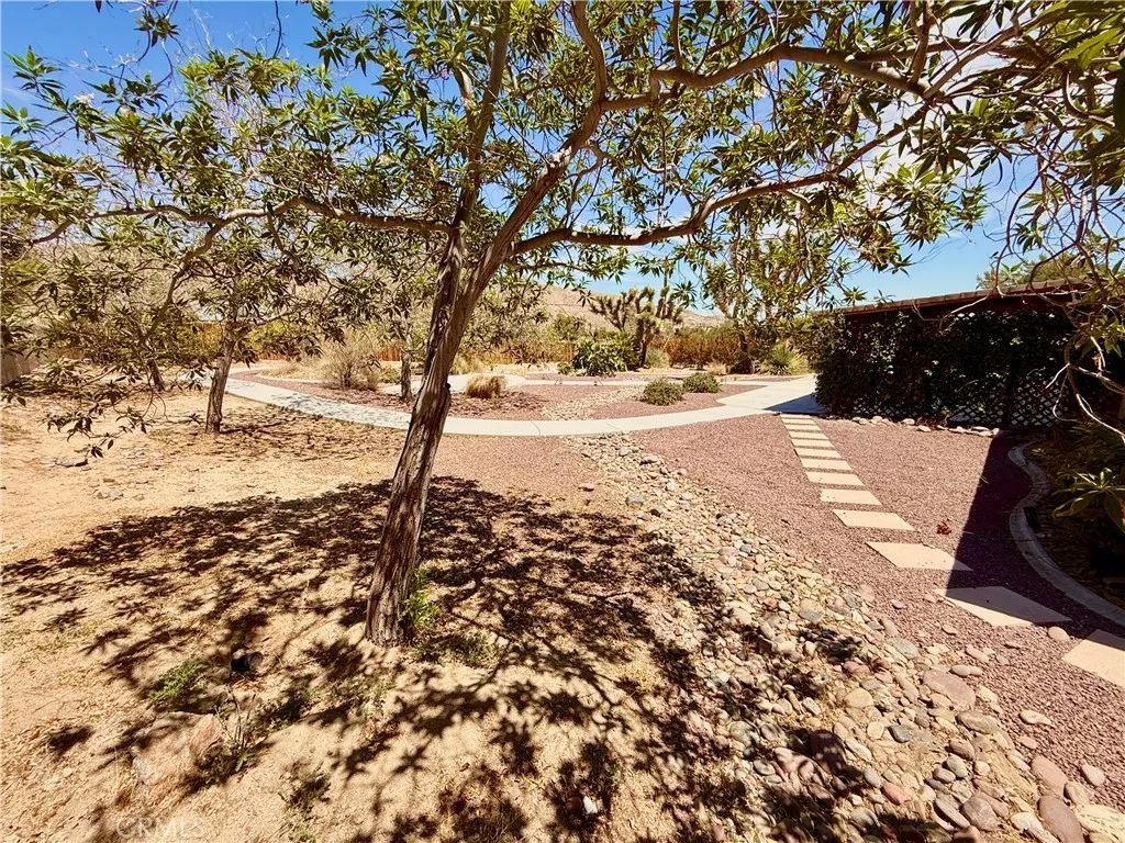 54822 El Prado Trail, Yucca Valley, California 92284 home-pic-17