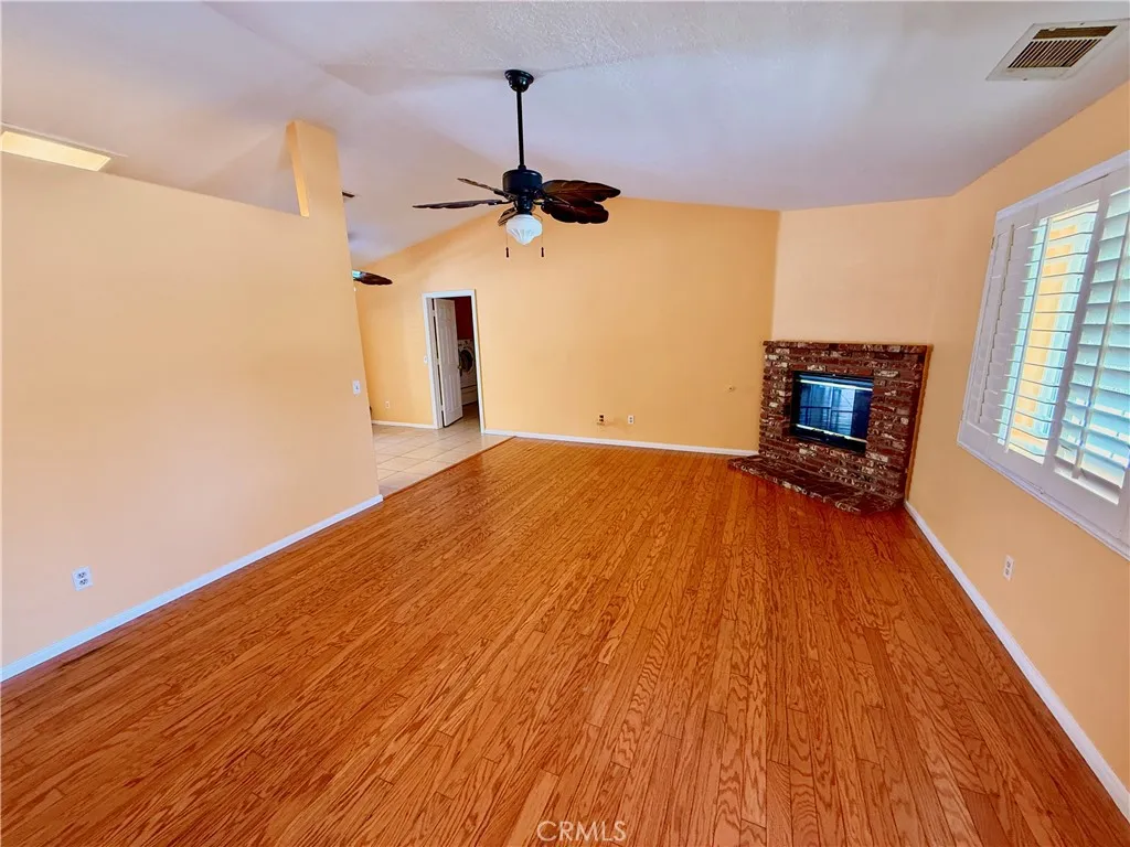 54822 El Prado Trail, Yucca Valley, California 92284 home-pic-6