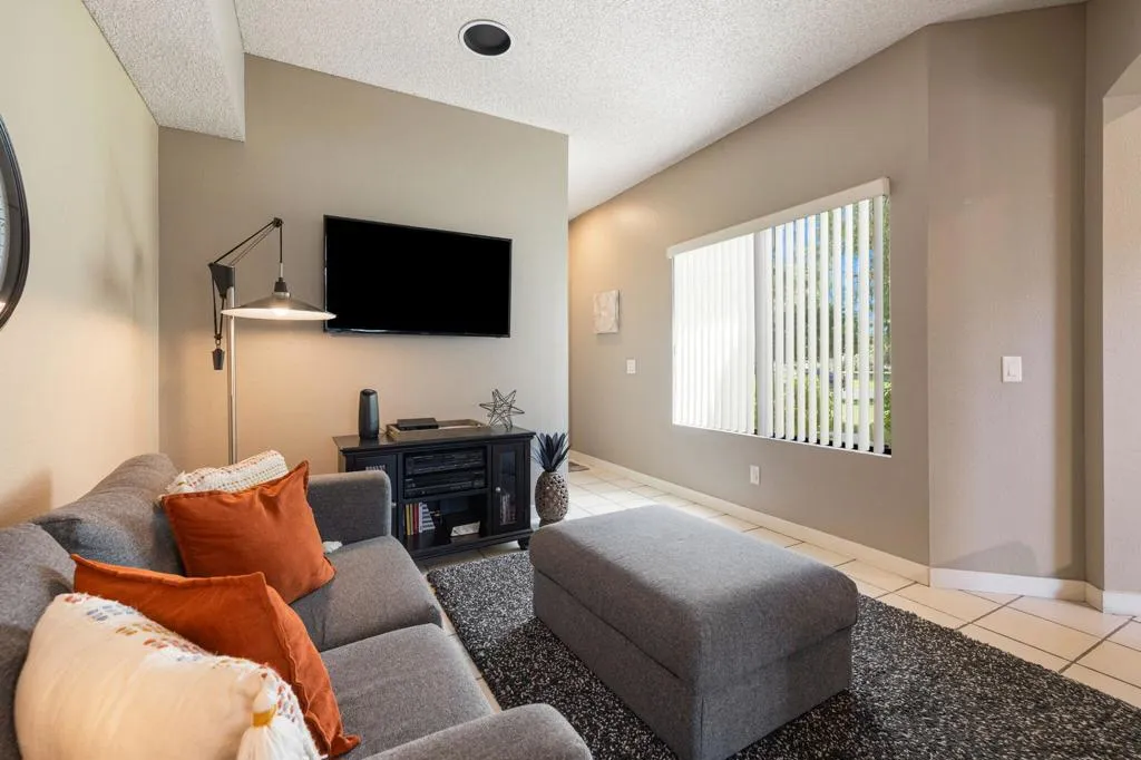 30-web-or-mls-2H8A3989