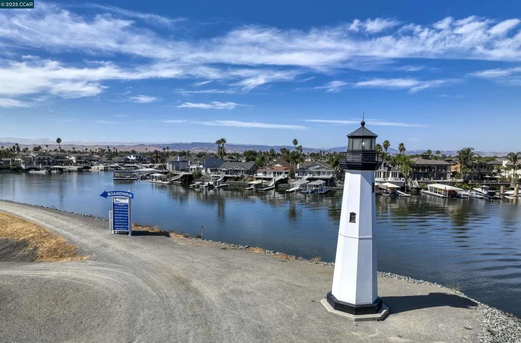51 Discovery Bay Blvd, Discovery Bay, California 94505 home-pic-41