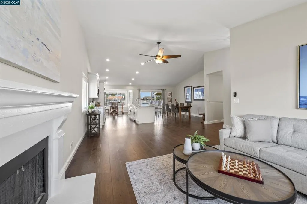 51 Discovery Bay Blvd, Discovery Bay, California 94505 home-pic-17