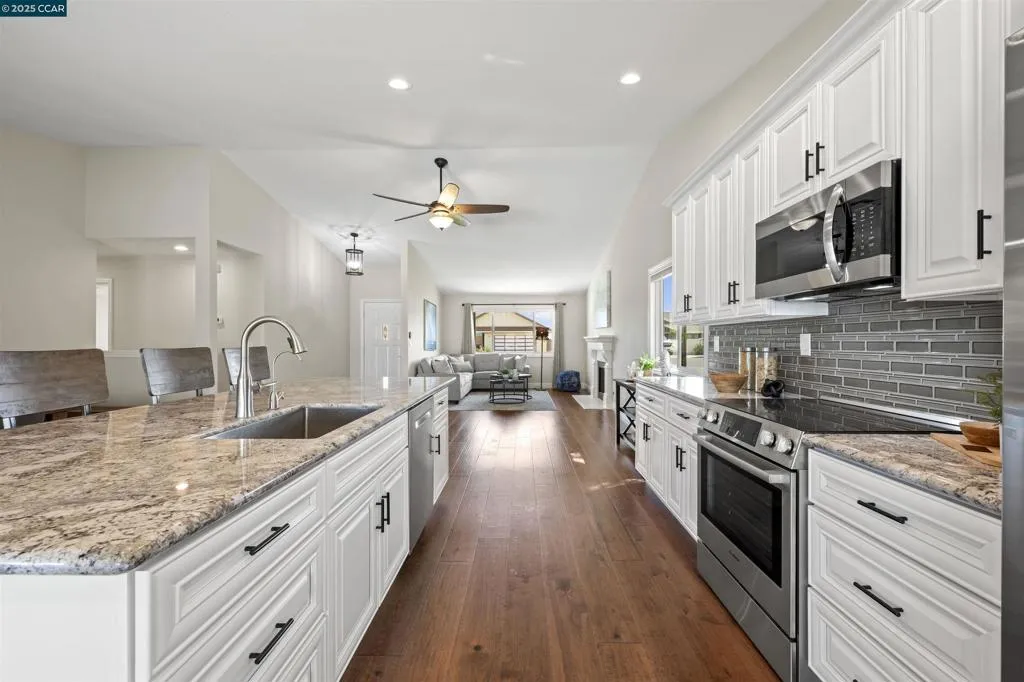 51 Discovery Bay Blvd, Discovery Bay, California 94505 home-pic-14