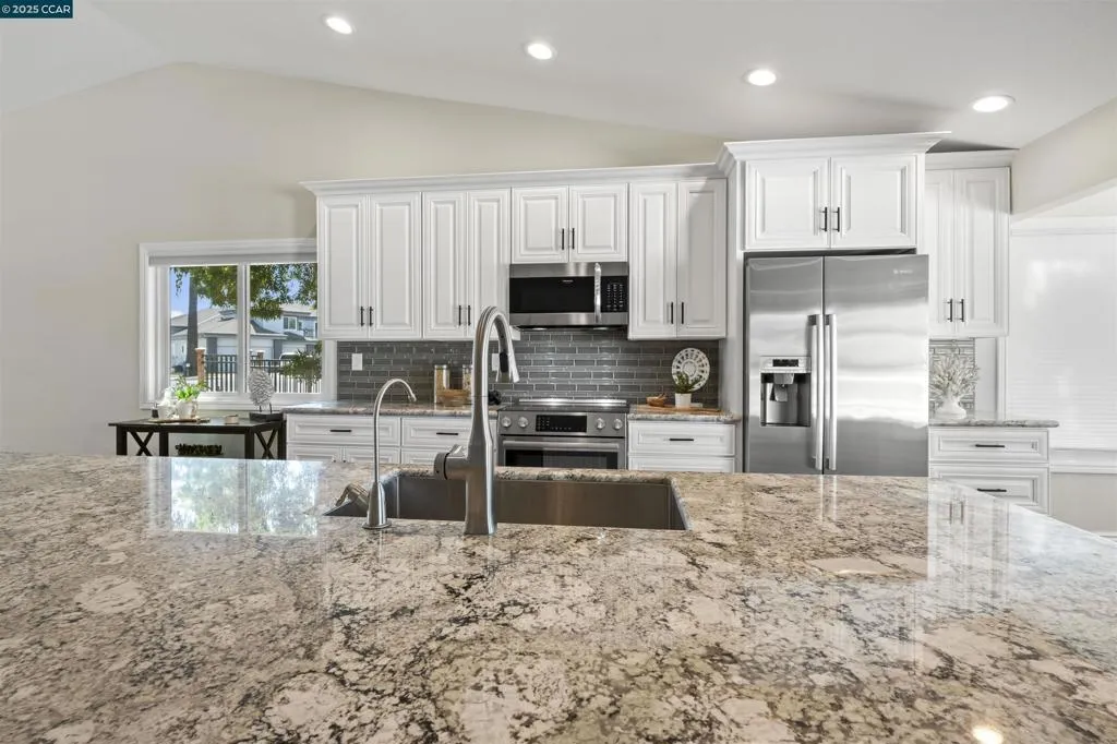 51 Discovery Bay Blvd, Discovery Bay, California 94505 home-pic-13