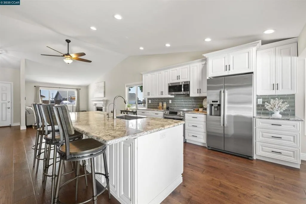 51 Discovery Bay Blvd, Discovery Bay, California 94505 home-pic-11
