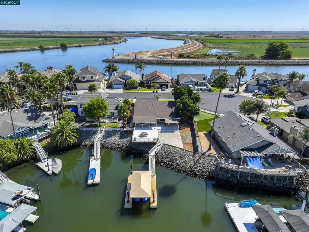 51 Discovery Bay Blvd, Discovery Bay, California 94505 home-pic-3