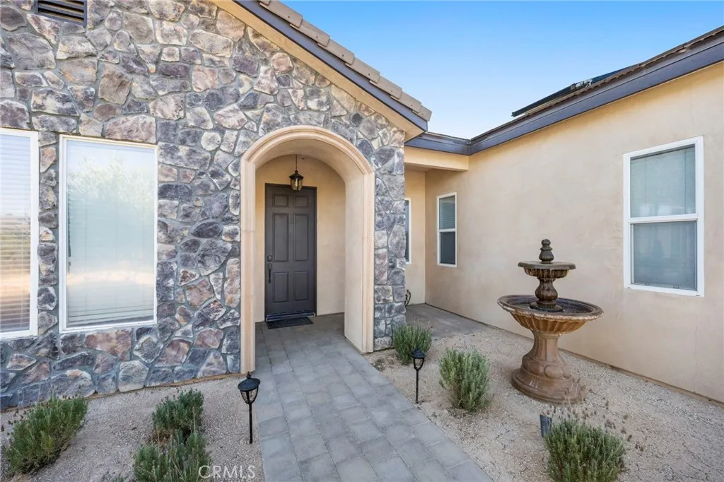 34468 Katrina Street, Acton, California 93510 home-pic-5