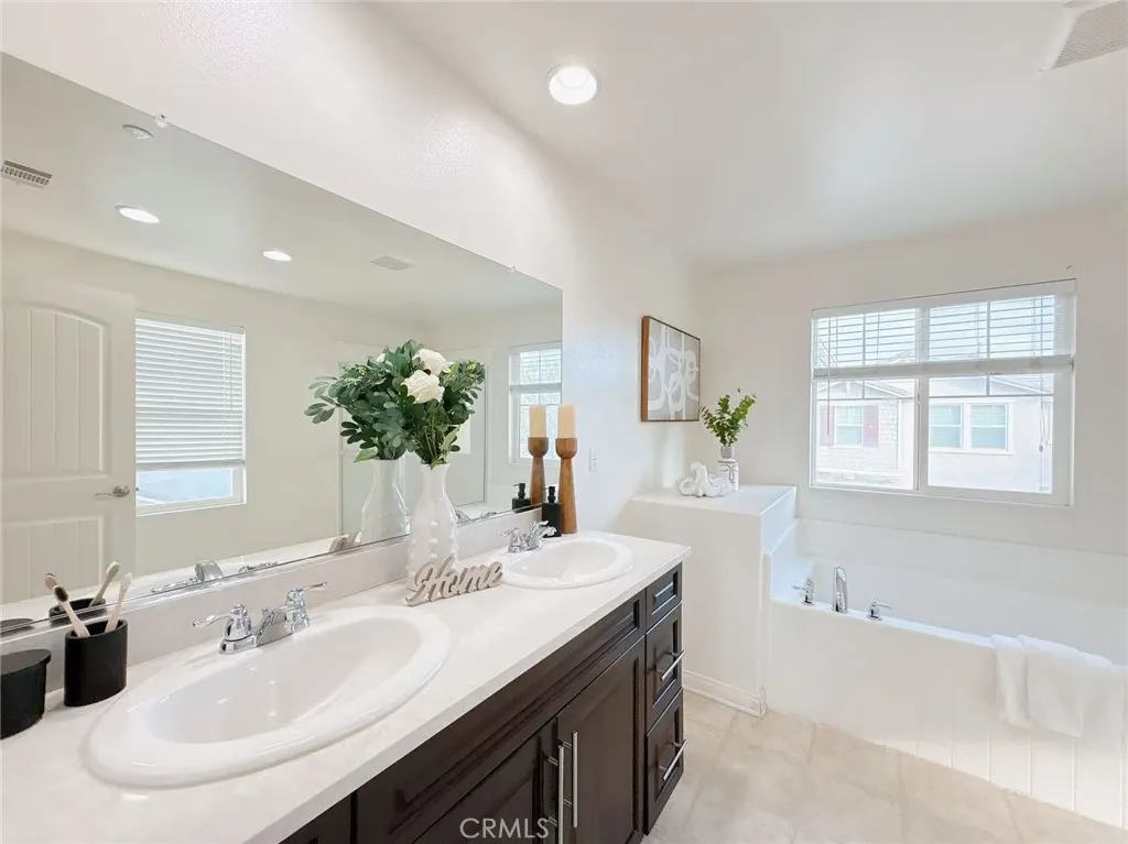 5073 S Heritage Paseo, Ontario, California 91762 home-pic-9