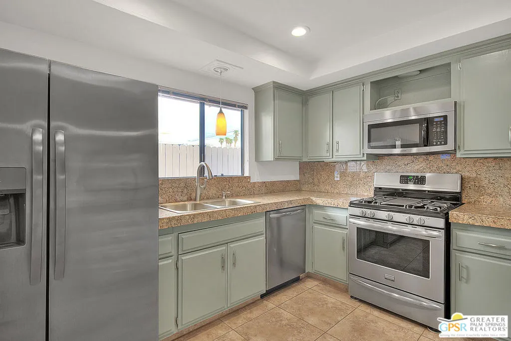 45700 Mountain View Avenue, Palm Desert, California 92260 home-pic-20