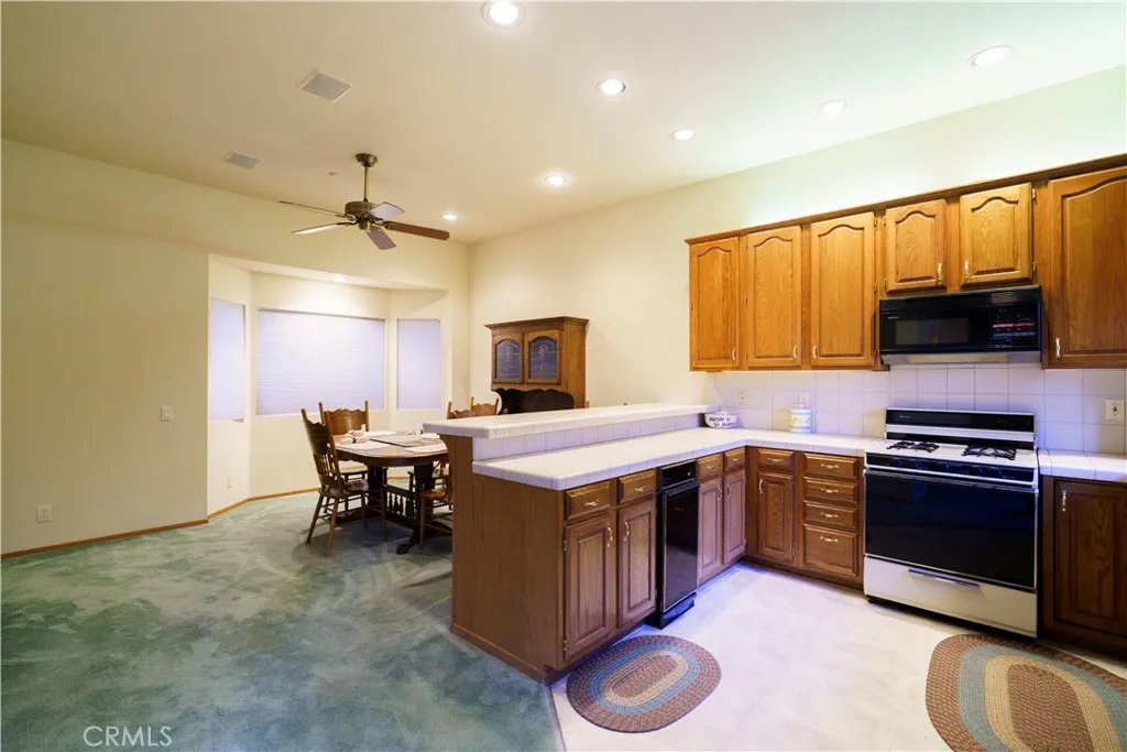 27381 Cottonwood Lane, Lake Arrowhead, California 92317 home-pic-12