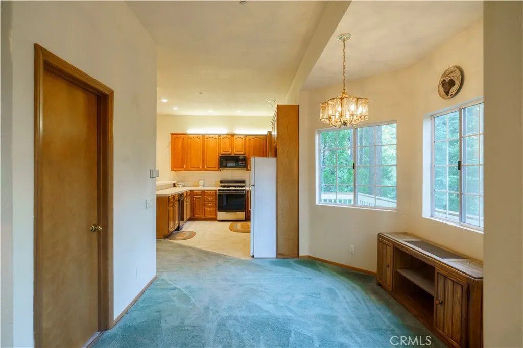 27381 Cottonwood Lane, Lake Arrowhead, California 92317 home-pic-10