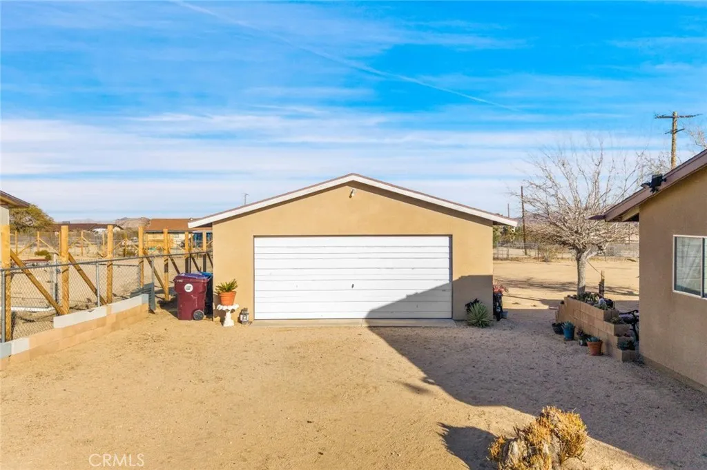 4869 Avenida La Manana, Joshua Tree, California 92252 home-pic-23