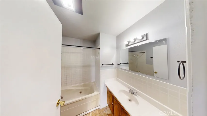 Main bathroom