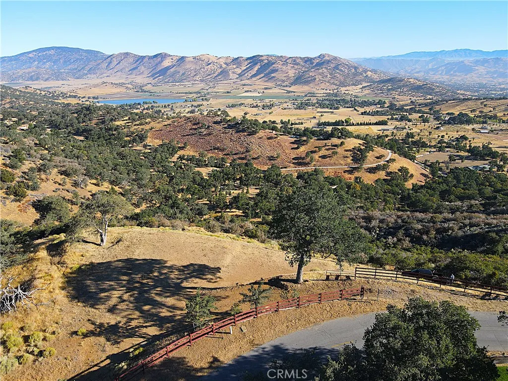 You can build a beautiful home almost anywhere... but only the right lot turns a beautiful home into something truly World-Class. This is that lot.